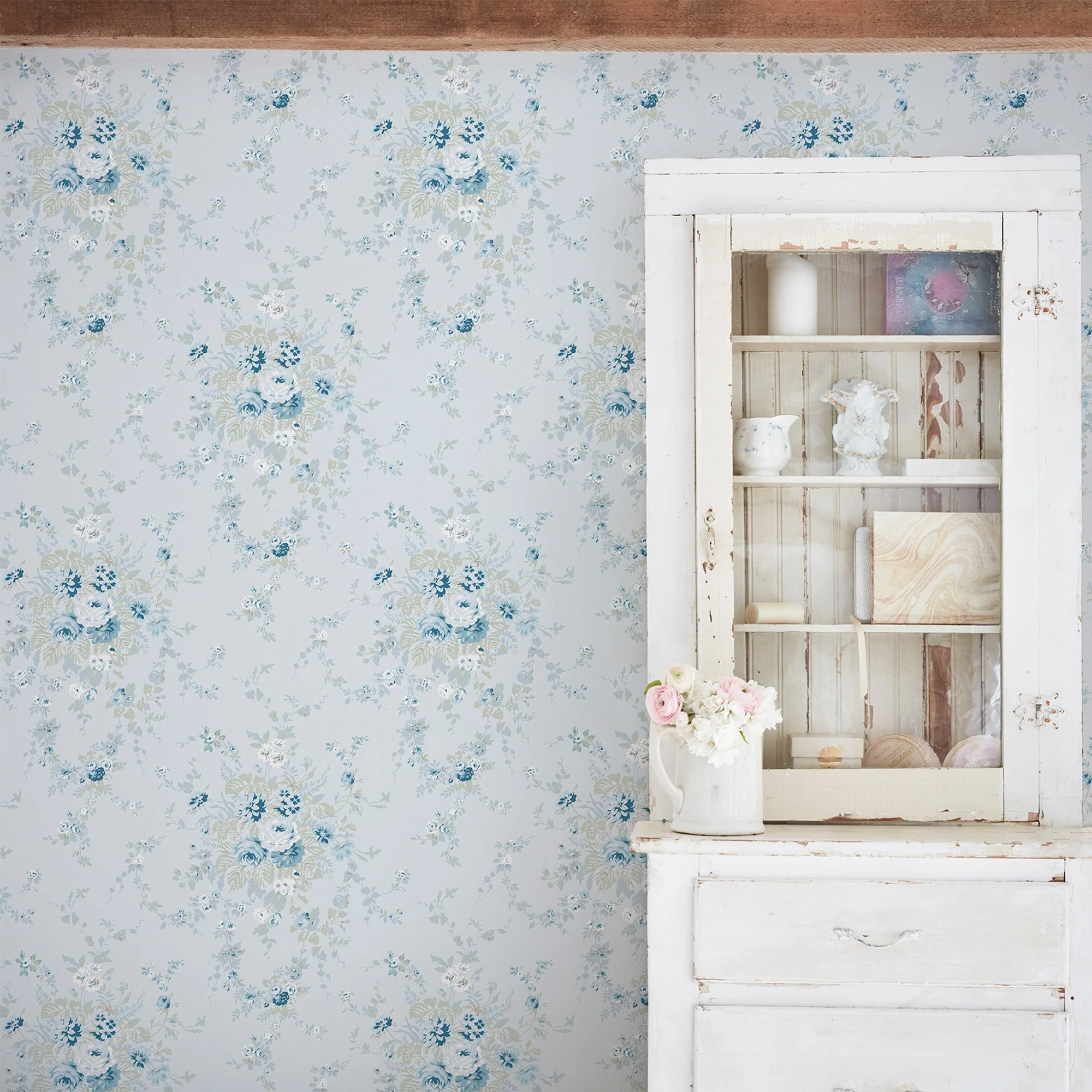 Shabby Chic by Rachel Ashwell Garden Floral Soft Blue Wallpaper
