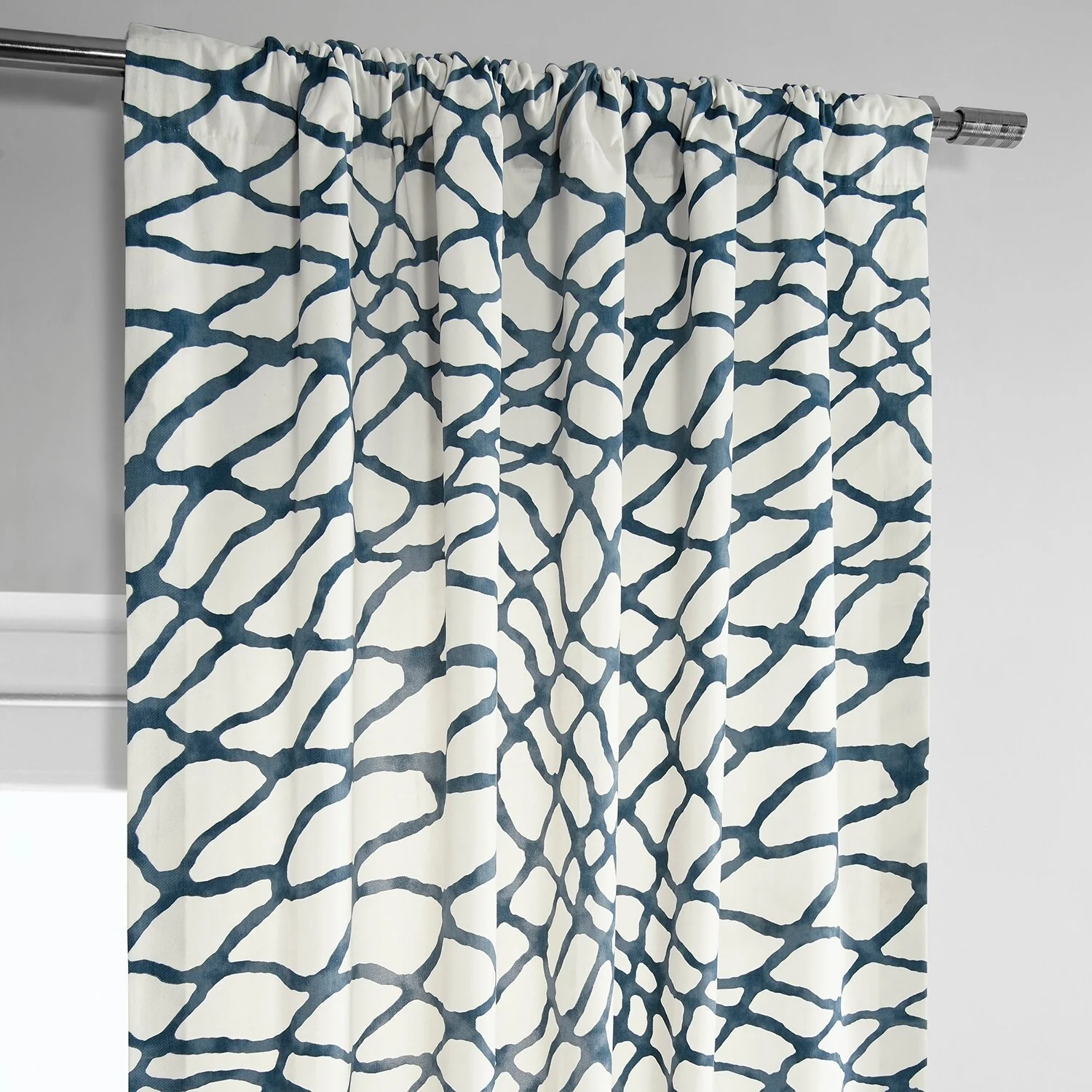 Exclusive Fabrics Ellis Printed Cotton Twill Curtain (1 Panel)