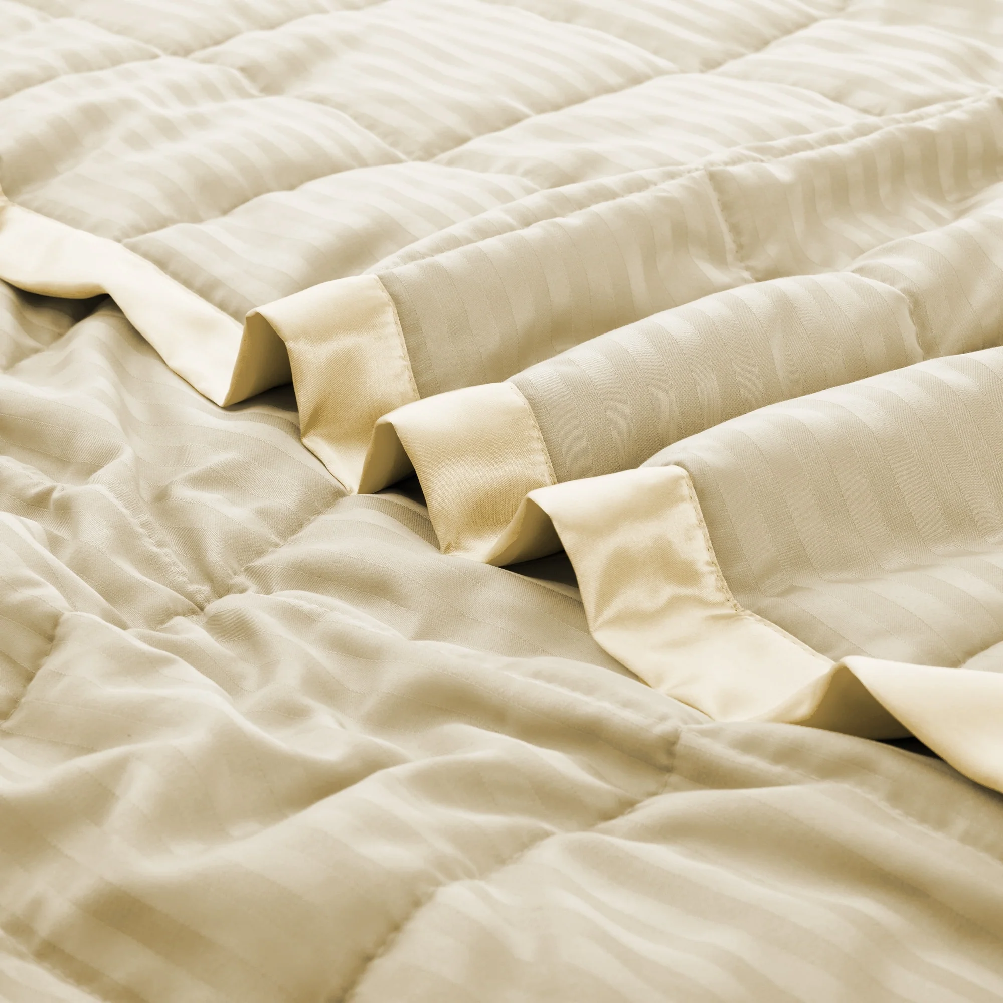 Hotel Quality Luxury All Season Jacquard Soft Bed Blanket with Satin Trim, Cozy and Warm