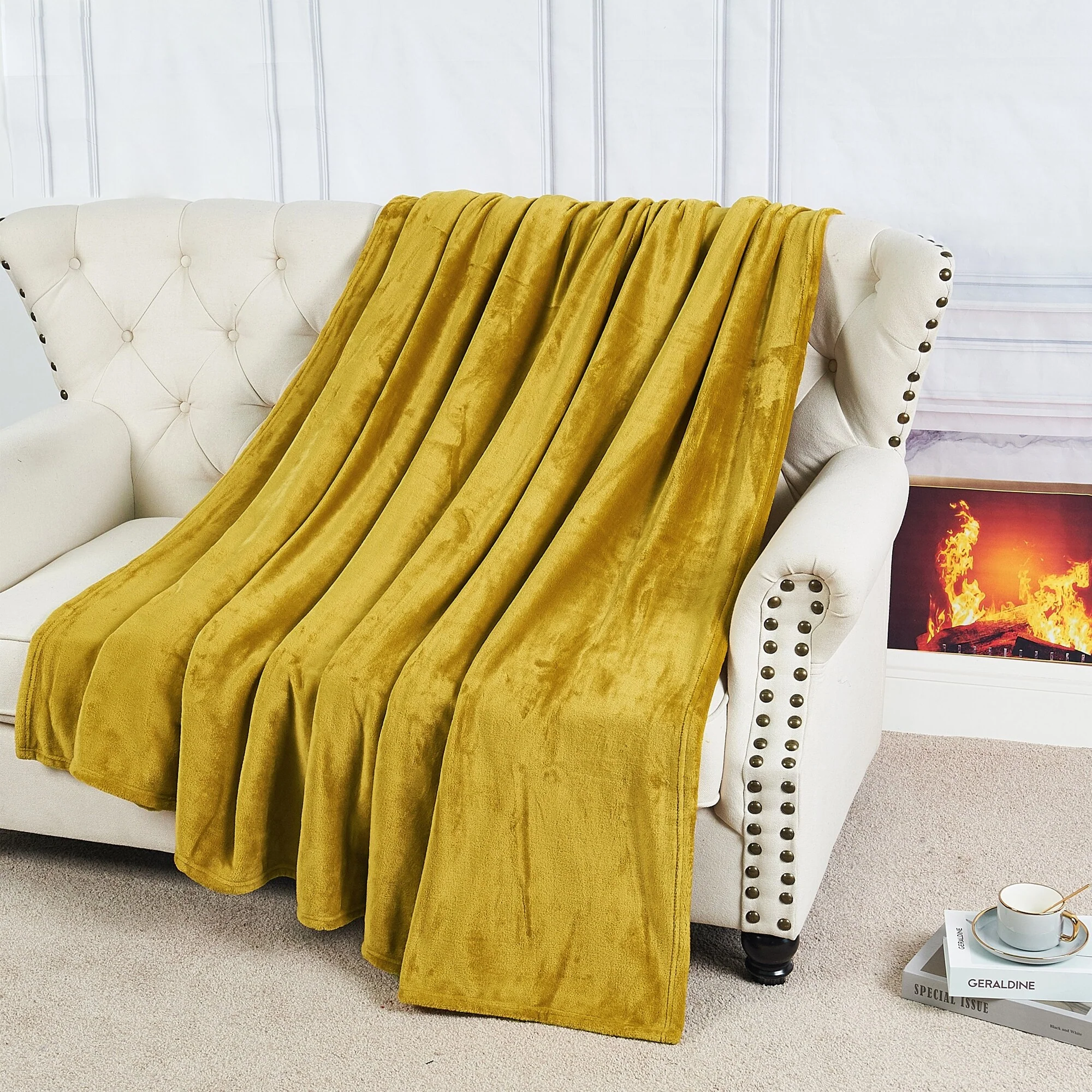 Christmas Solid Flannel Fleece Throw Blanket