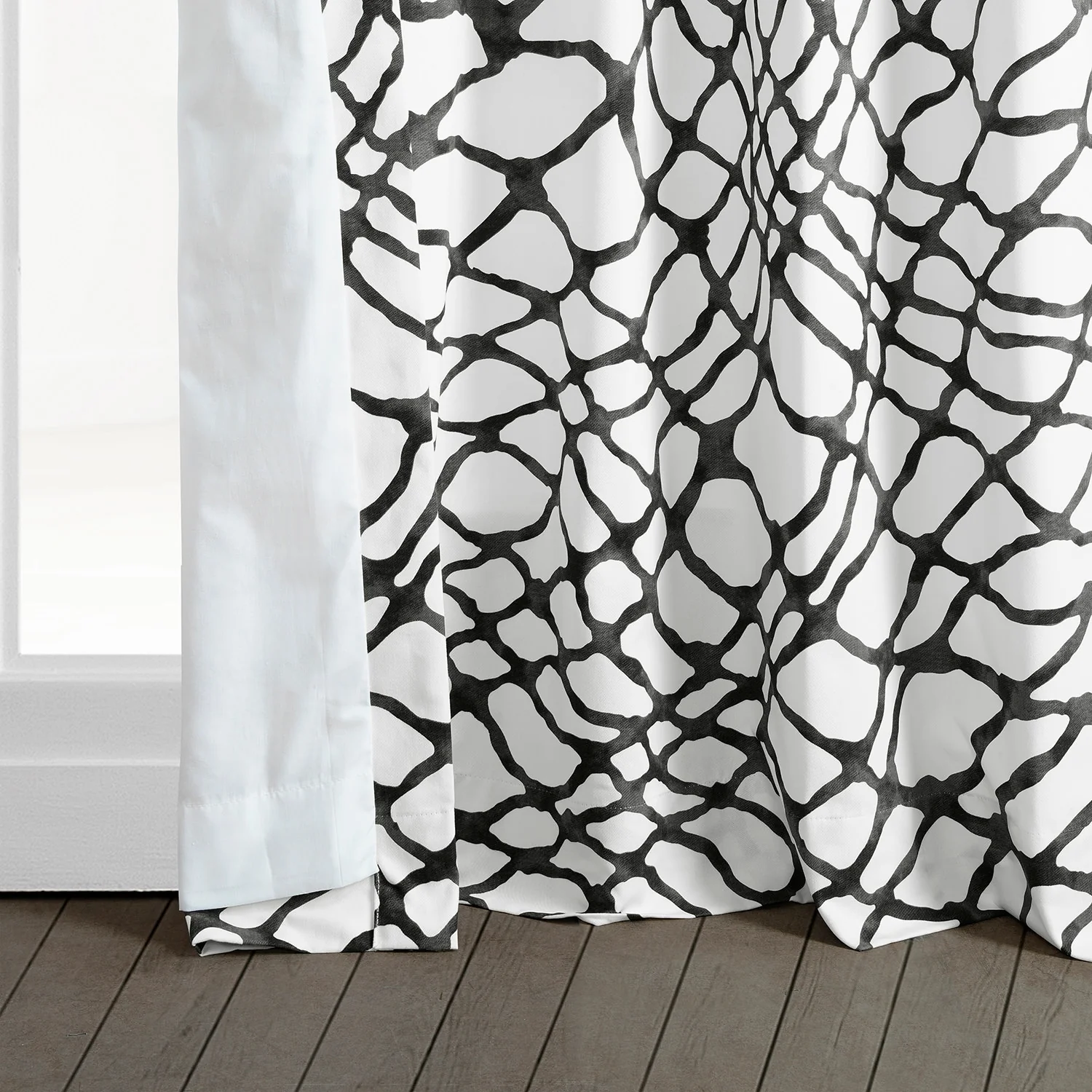 Exclusive Fabrics Ellis Printed Cotton Twill Curtain (1 Panel)