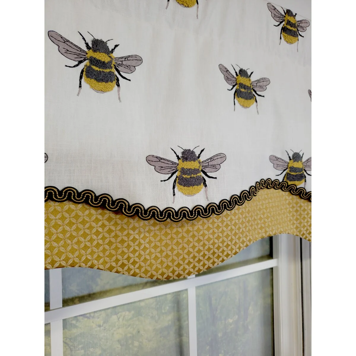 Busy Bee Glory Valance
