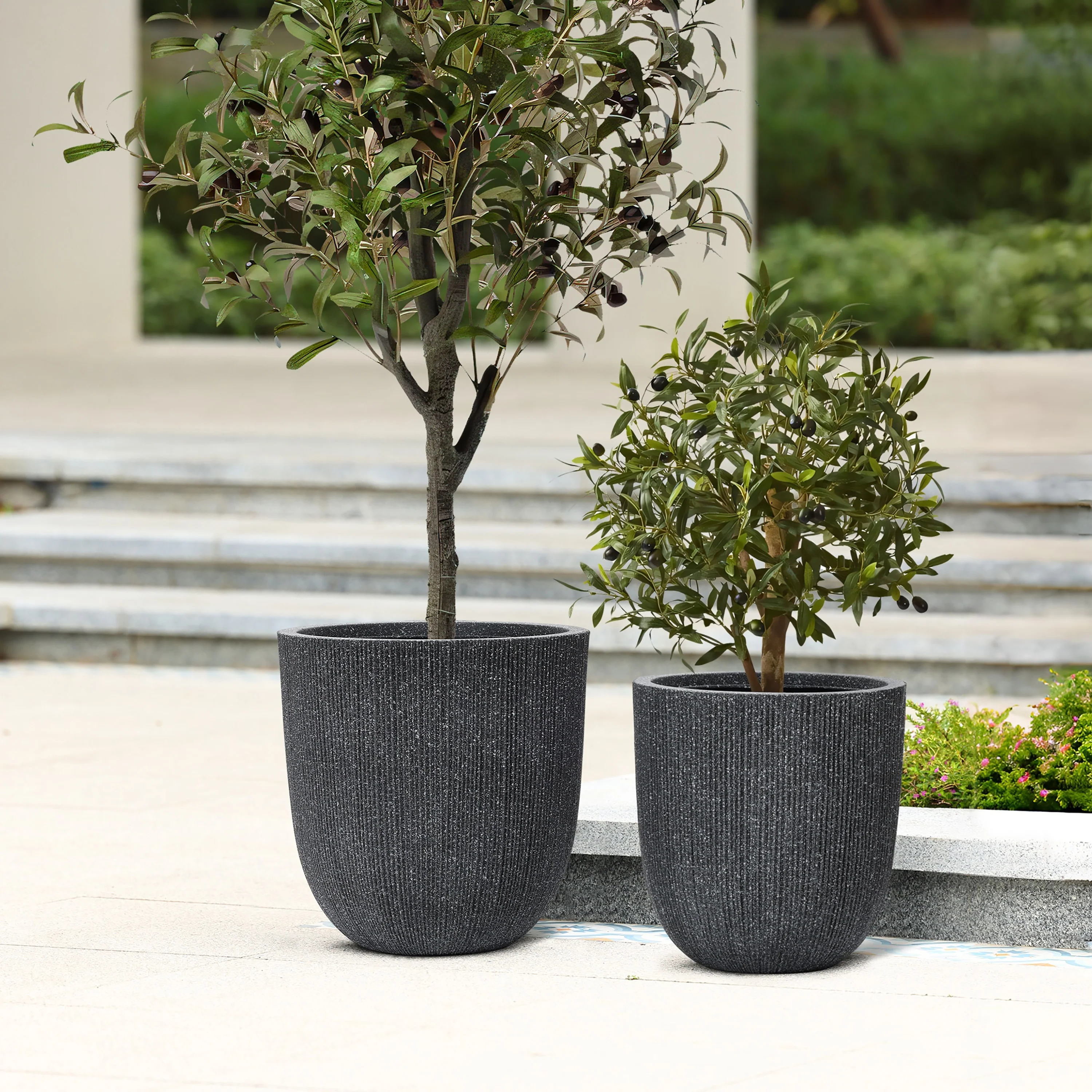 2-Piece Tapered Round Plastic Planters Set, Mediterranean Style