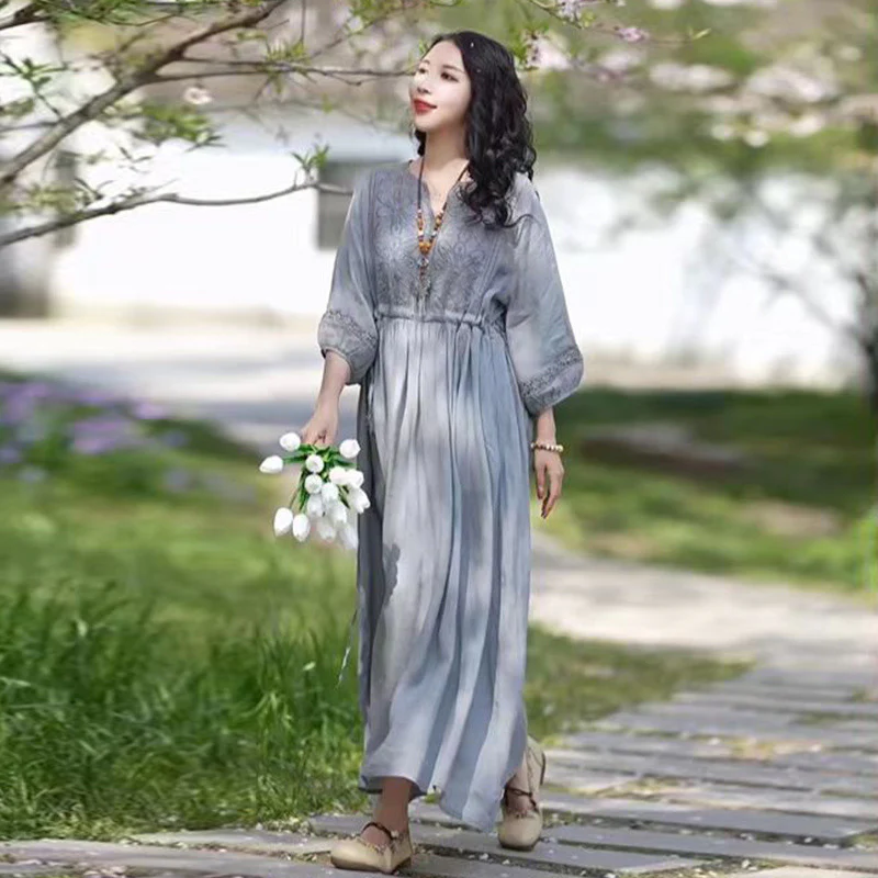 High-end temperament vacation casual V-neck embroidered dress  summer new literary and retro elegant long dress - Deanwangkt