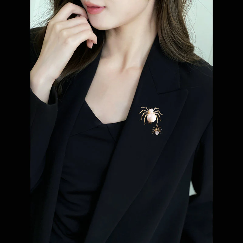 2025 Niche personality new insect animal corsage fixed clothes pin trendy creative design pearl spider brooch - Deanwangkt