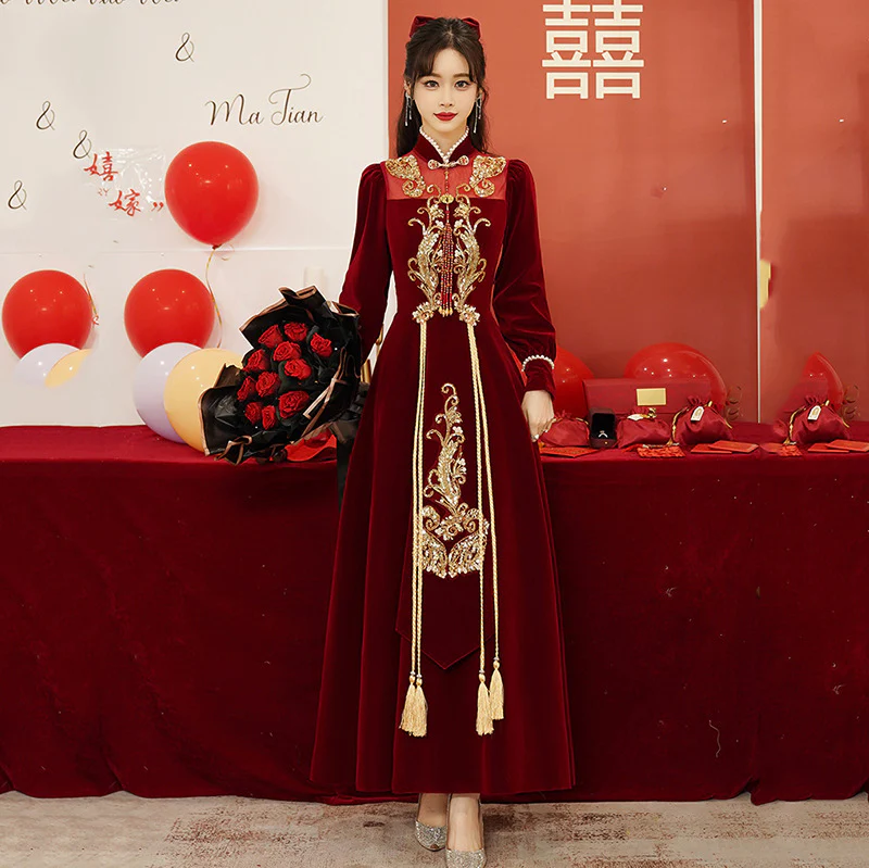 2025 Chinese toast dress bride  new autumn and winter long-sleeved burgundy engagement dress bead embroidered evening dress - Deanwangkt