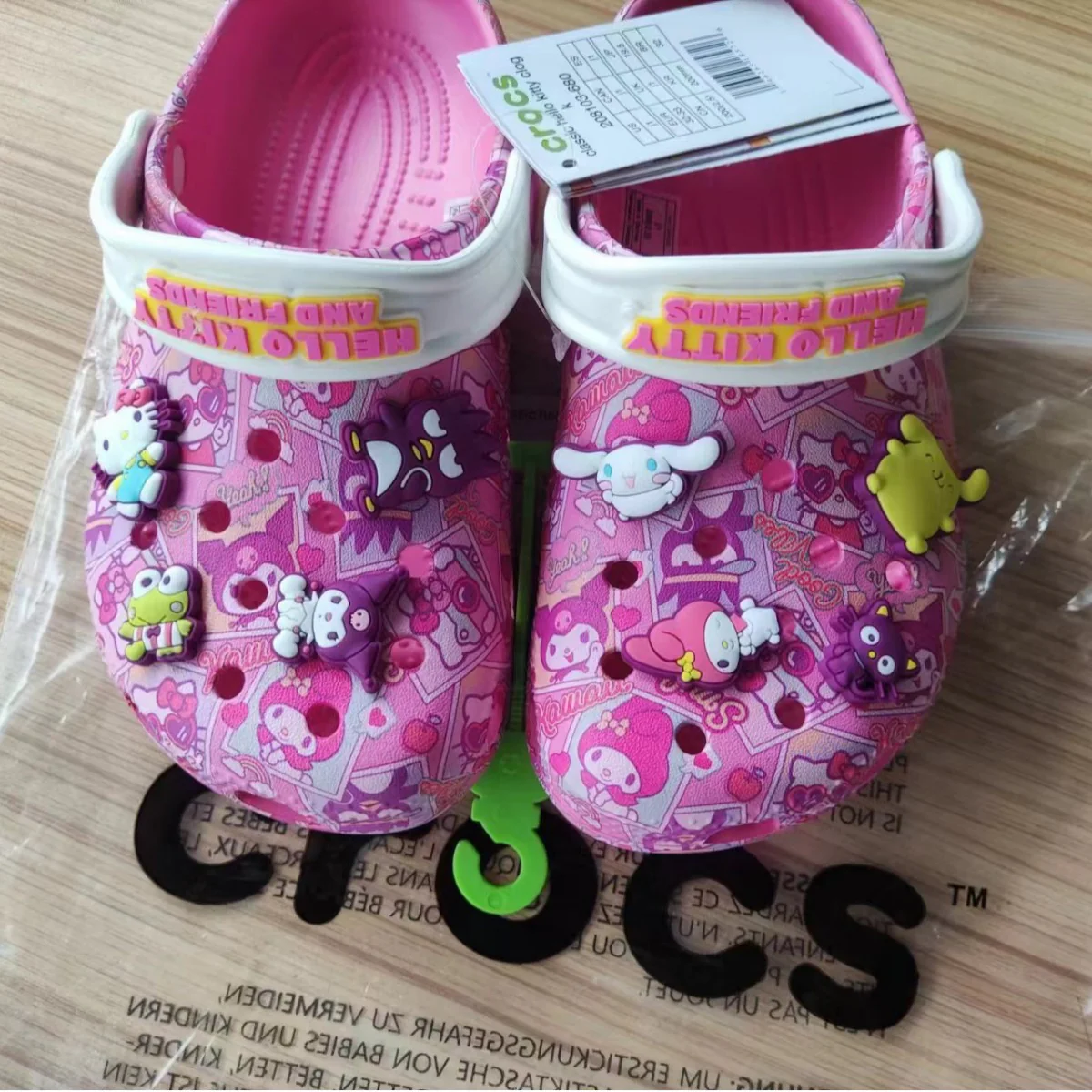 DEANWANGKT Snoopy Carlochi Children's Hole Shoes Girls' Hellokitty Sandals Middle and Big Children Hello Kitty Slippers Cross - Deanwangkt