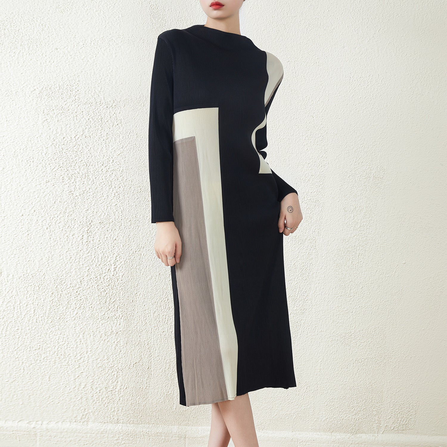 2025 Miyake clothes women's dresses hot-selling spring and autumn contrasting colors long sleeves loose large size covering meat and showing thinness temperament straight skirt - Deanwangkt