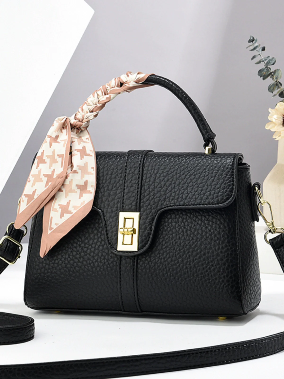 Women's bag  new fashionable versatile solid color commuting temperament to work shoulder messenger bag lychee pattern small square bag - Deanwangkt