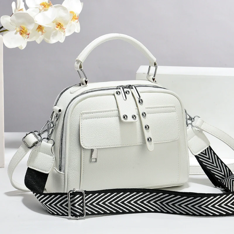 Women's bag  new fashion versatile Popular style retro simple light luxury shoulder messenger bag small square bag women - Deanwangkt