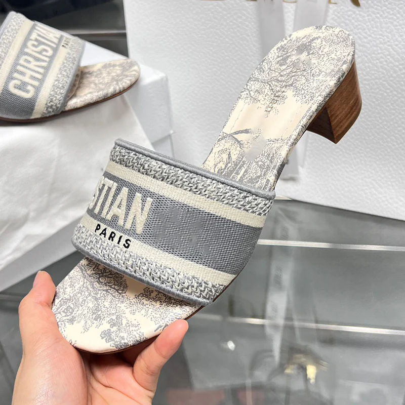 DEANWANGK  Women's Thick High Heel Slippers D Letter Three-Dimensional Embroidery European and American Foreign Trade Slippers Fashion Leisure Sandals Cross-Border - Deanwangkt