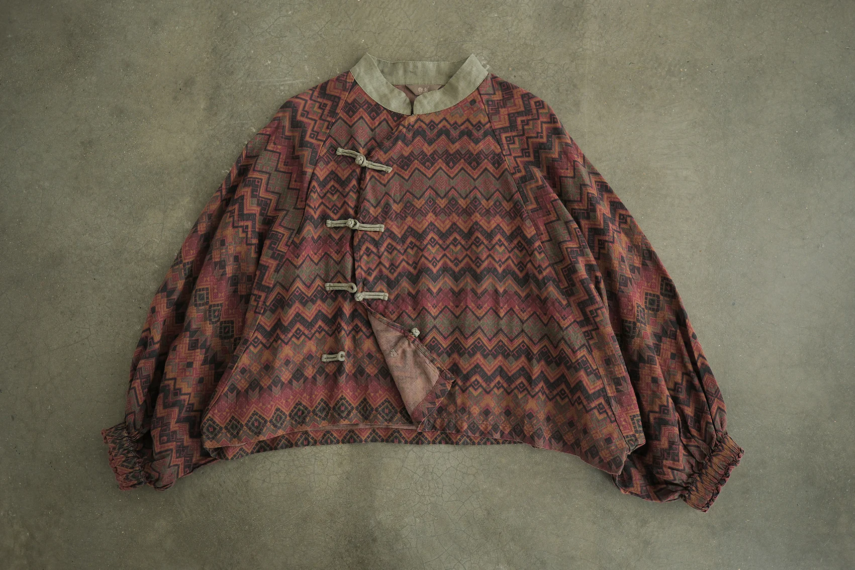 Guochao antique printed bat-sleeved diagonal shirt, retro loose personalized linen top S23039 - Deanwangkt