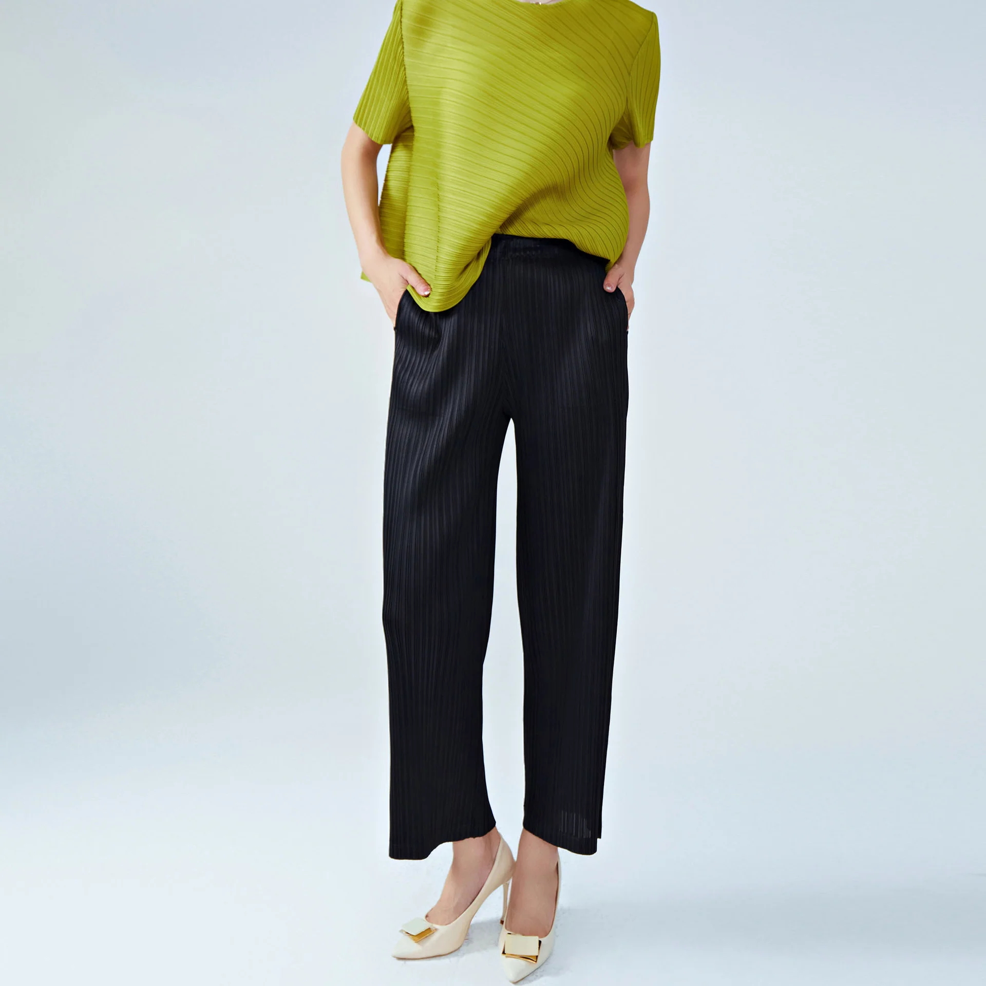 2025 Miyake counter wide-leg pants women's summer high-end loose and thin drape nine-point pants commuter versatile pleated casual pants - Deanwangkt