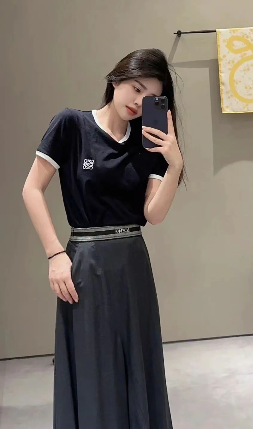 DEANWANGKT  23 Spring and Summer New Lo Yiwei Classic Logo Embroidered Versatile Loose round Neck Pocket Short Sleeve Women's T-shirt - Deanwangkt