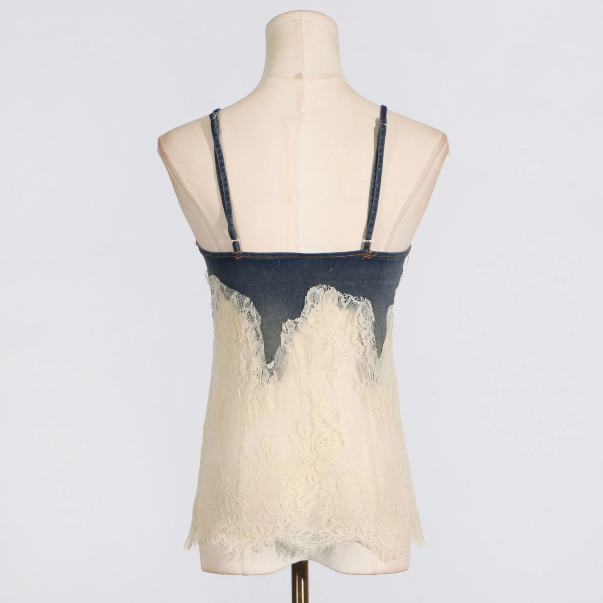 2025 Women's Spring Lace Two-piece Simple Wind Top + Casual Denim Five-point Pants Fashion Thin Women's Clothing Set - Deanwangkt