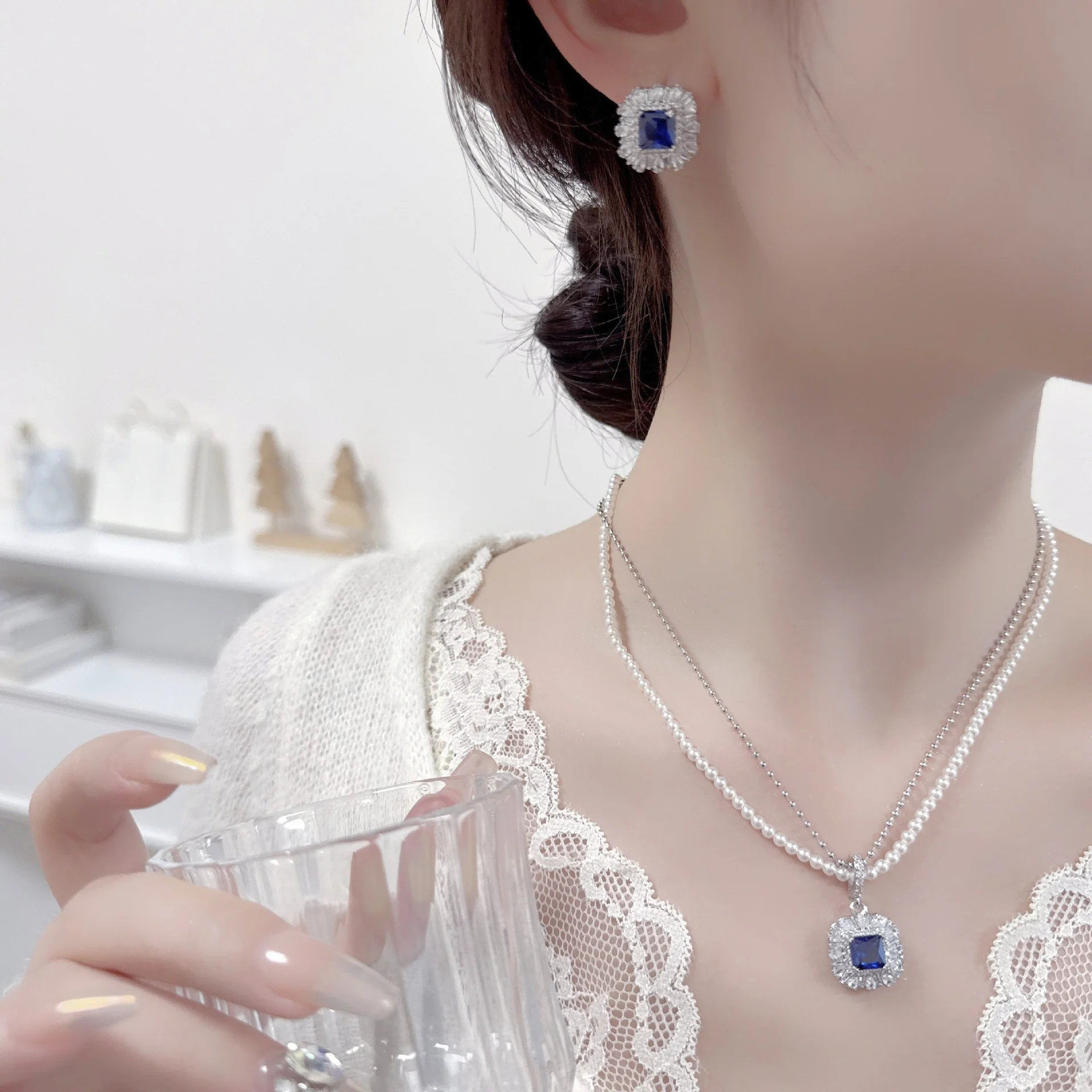 2025 Light luxury jewelry set, multi-layer pearl necklace, earrings, accessories, women's high sense, niche temperament, versatile neck chain, dinner party - Deanwangkt