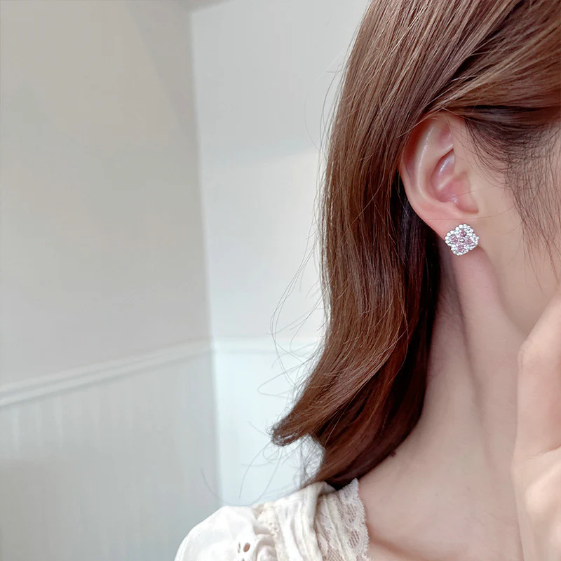 2025 Small fresh lucky grass stud earrings micro-inlaid zircon super fairy sweet earrings atmospheric simple commuting daily versatile earrings - Deanwangkt