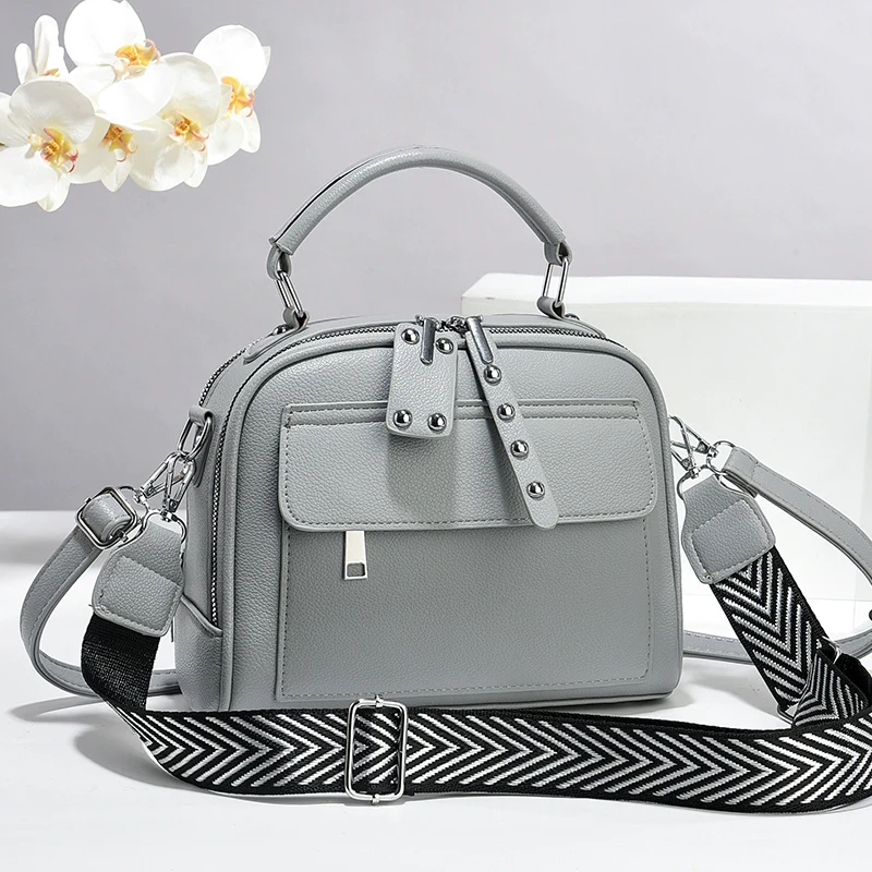 Women's bag  new fashion versatile Popular style retro simple light luxury shoulder messenger bag small square bag women - Deanwangkt