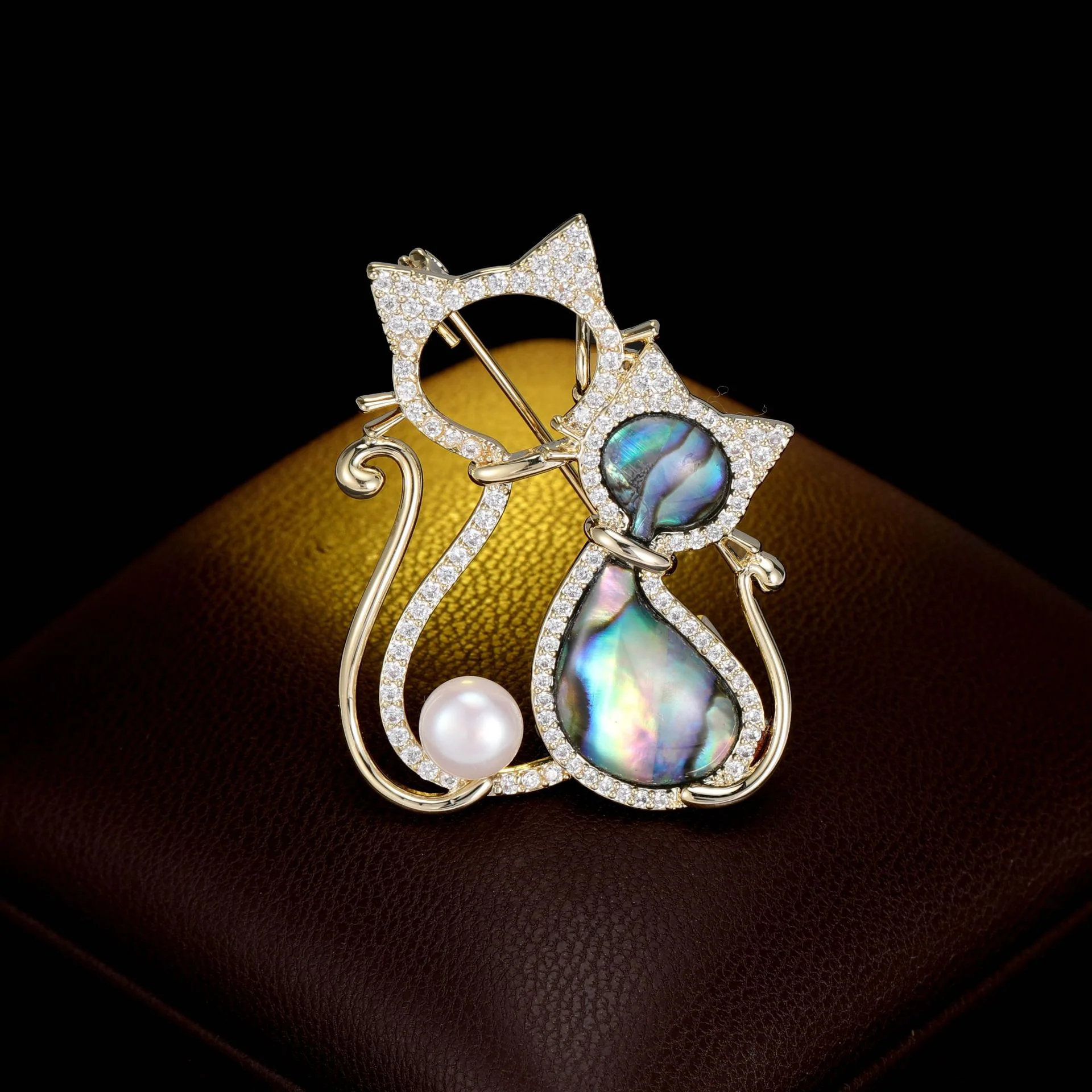 2025 Light luxury creative cute cat abalone shell freshwater pearl brooch women's exquisite fashion temperament suit coat accessories - Deanwangkt