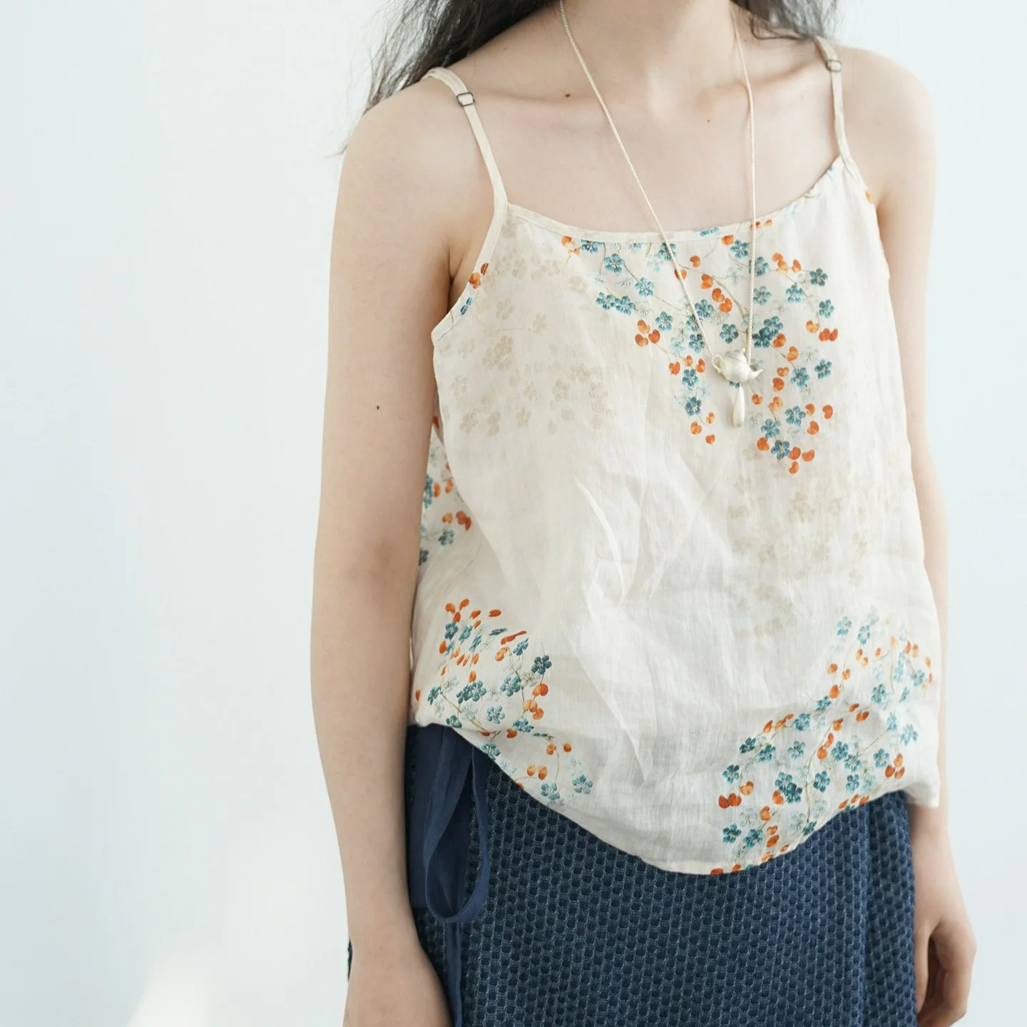Original summer floral ramie anti-penetration short sling, literary and retro adjustment primer sling D25095 - Deanwangkt