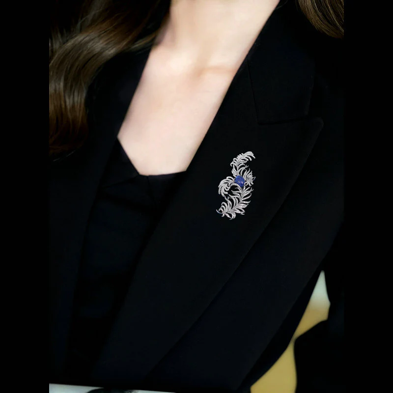 2025 New high-end feather brooch elegant temperament palace style autumn and winter clothing autumn and winter coats jacket accessories wholesale - Deanwangkt