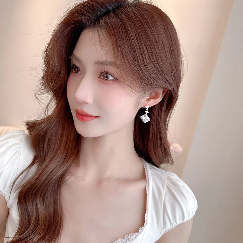2025 popular New  Light Luxury Earrings Rhombus Geometric Design Sense Sugar Cube Celebrity Temperament Premium Wedding Earrings - Deanwangkt