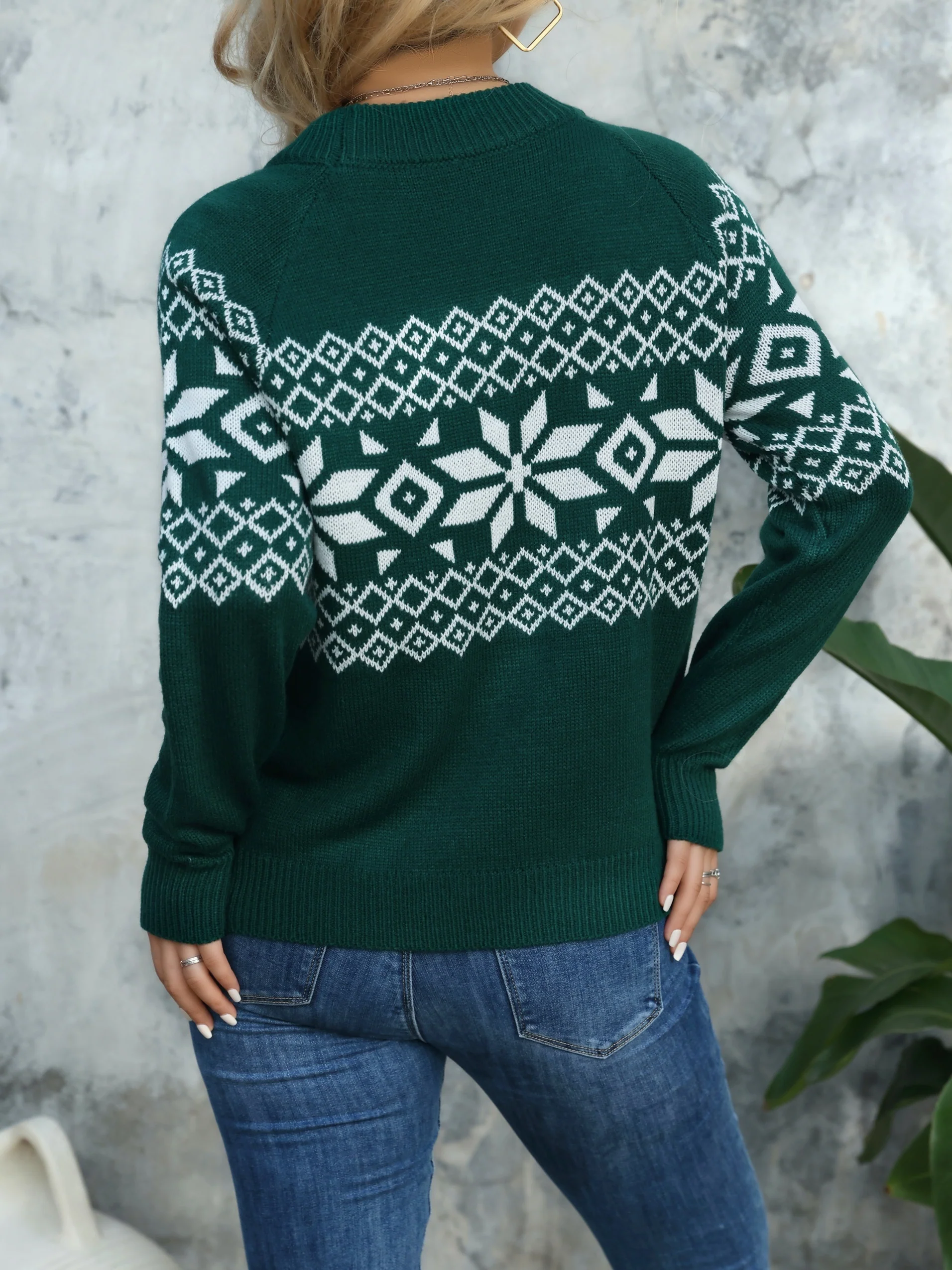 Elegant Geometric Pattern Crew Neck Sweater - Soft, Stretchy, Long Sleeve Knit Top with Raglan Design for Fall and Winter - Perfect for Christmas Parties and Casual Occasions - Deanwangkt