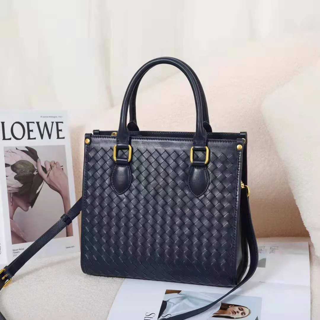 Factory Direct Sales Hand-Woven Shoulder Crossbody Women's Bag Lambskin Lunch Bag Fashion Underarm Bag Hand Holding Clutch - Deanwangkt