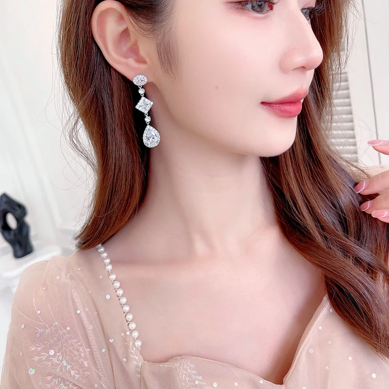 2025 Light luxury high-end fringed temperament earrings trendy dress banquet bridal accessories geometric rhombus long water drop earrings - Deanwangkt
