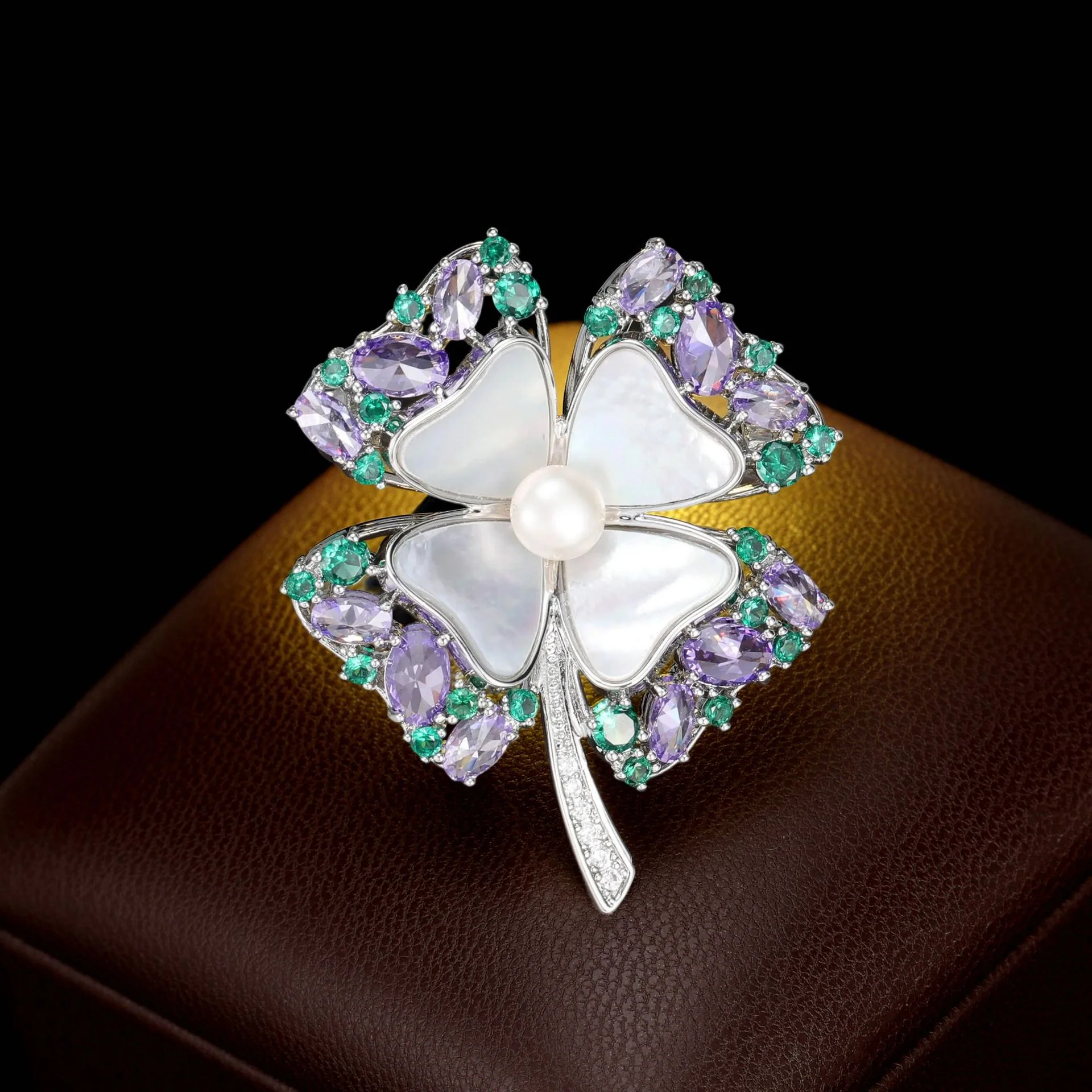 2025 Light luxury high-end mother shell natural freshwater pearl lucky grass brooch exquisite zircon fashion suit coat accessories - Deanwangkt