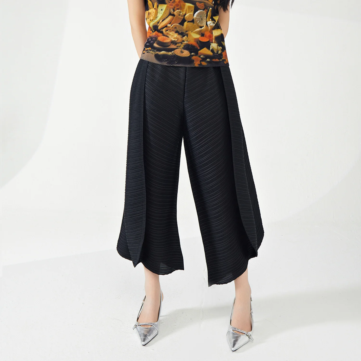 2025 Pleated pants women's large size elastic waist wide-leg pants loose Miyake special-shaped casual pants irregular lantern Harlan pants - Deanwangkt