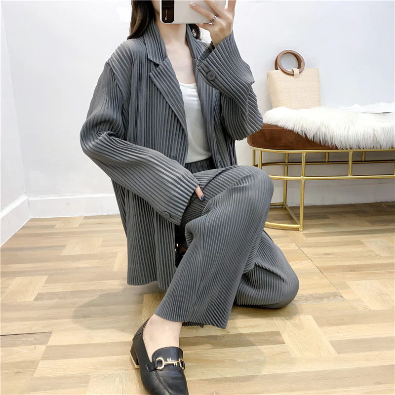 2025 Miyake women's clothing wholesale autumn and winter new product temperament loose large size long sleeve pleated men and women the same suit jacket women - Deanwangkt