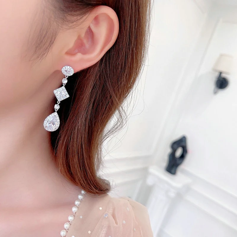 2025 Light luxury high-end fringed temperament earrings trendy dress banquet bridal accessories geometric rhombus long water drop earrings - Deanwangkt