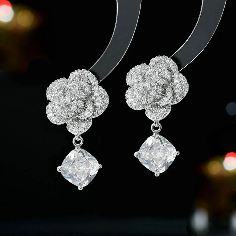 2025 new niche design celebrity temperament trendy earrings wholesale zircon inlaid high-end camellia earrings - Deanwangkt