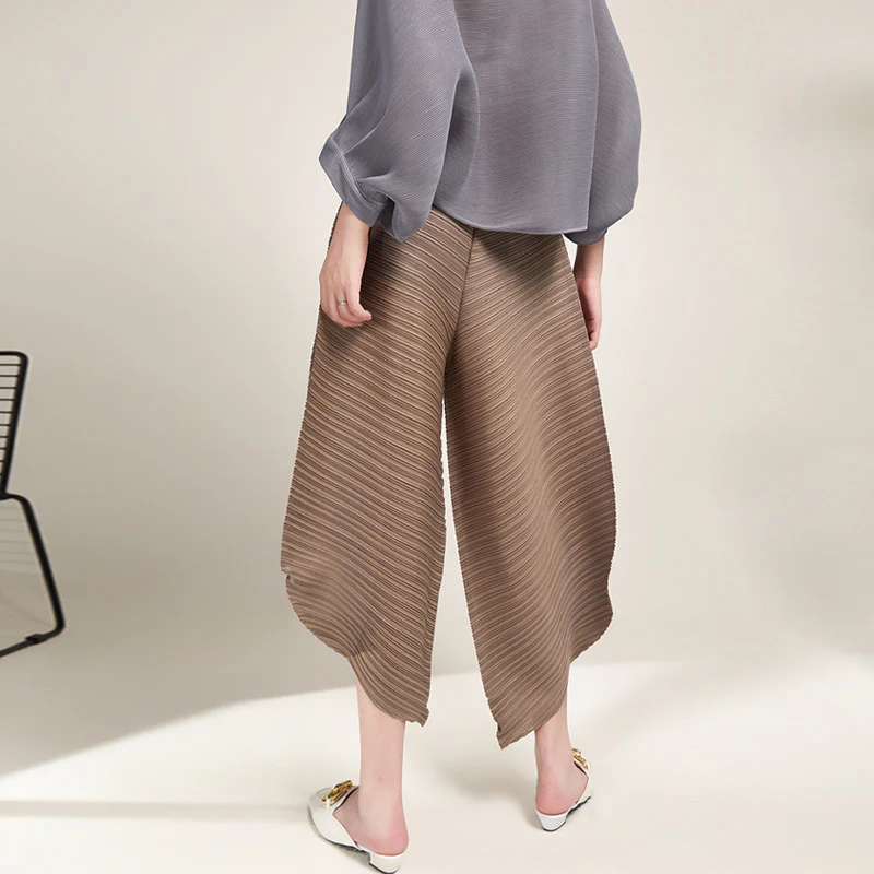 2025 Pleated pants women's large size elastic waist wide-leg pants loose Miyake special-shaped casual pants irregular lantern Harlan pants - Deanwangkt