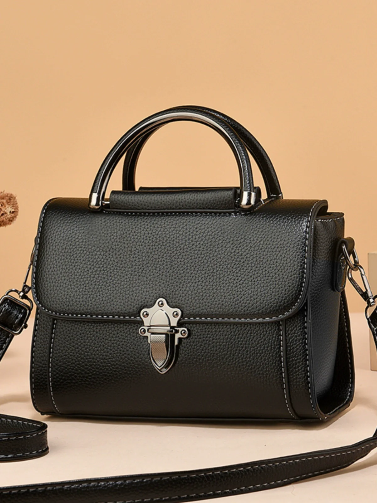 new high-end fashion bag women's solid color simple commute shoulder messenger bag small square bag - Deanwangkt