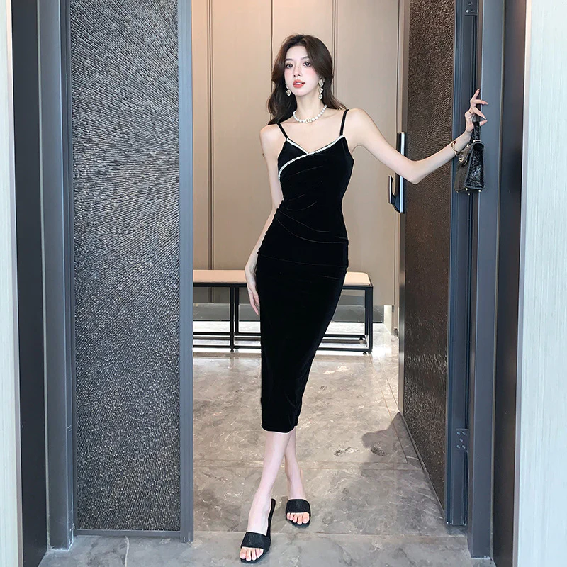2025 high-end temperament feminine suspender dress women's autumn new Spice Girl velvet hip skirt small black dress - Deanwangkt