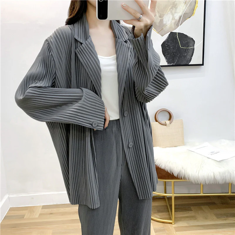 2025 Miyake women's clothing wholesale autumn and winter new product temperament loose large size long sleeve pleated men and women the same suit jacket women - Deanwangkt