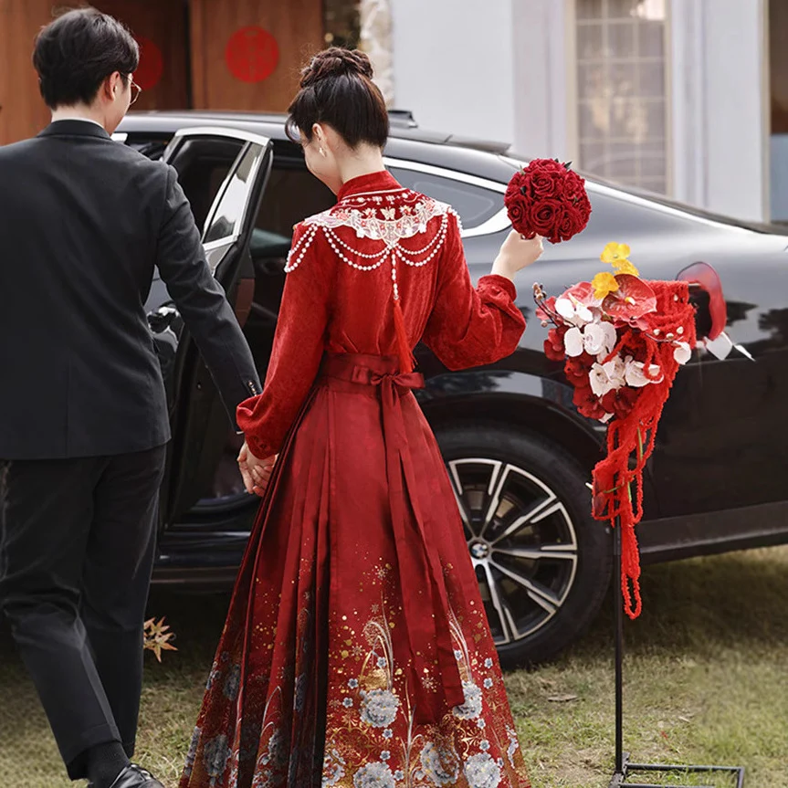 2025 New Chinese Horse Dress Wedding Dress Engagement Dress  New Wedding Bride Toast Dress Set Red Horse Dress - Deanwangkt