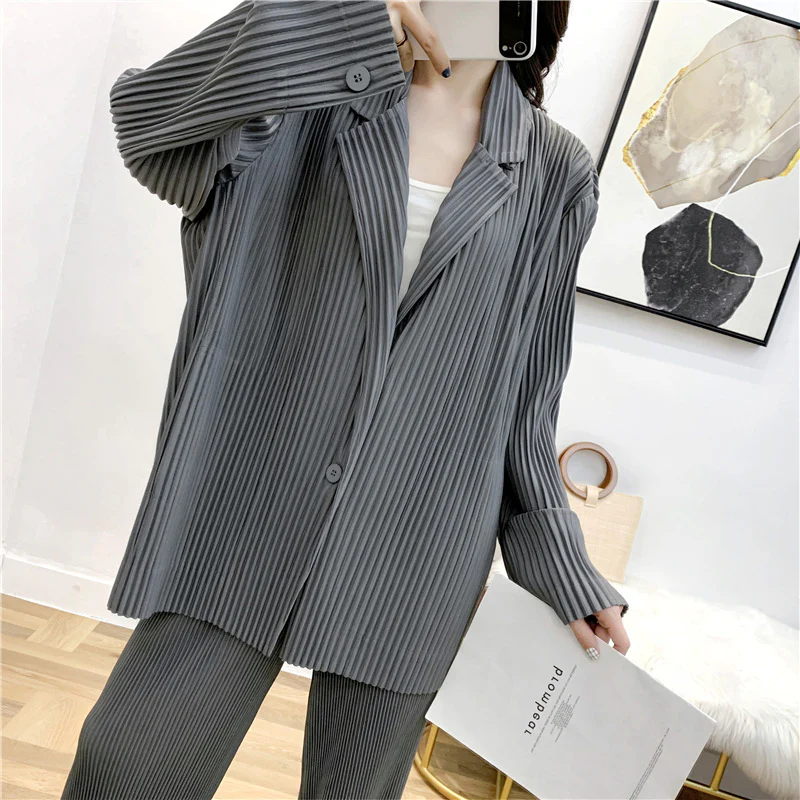 2025 Miyake women's clothing wholesale autumn and winter new product temperament loose large size long sleeve pleated men and women the same suit jacket women - Deanwangkt