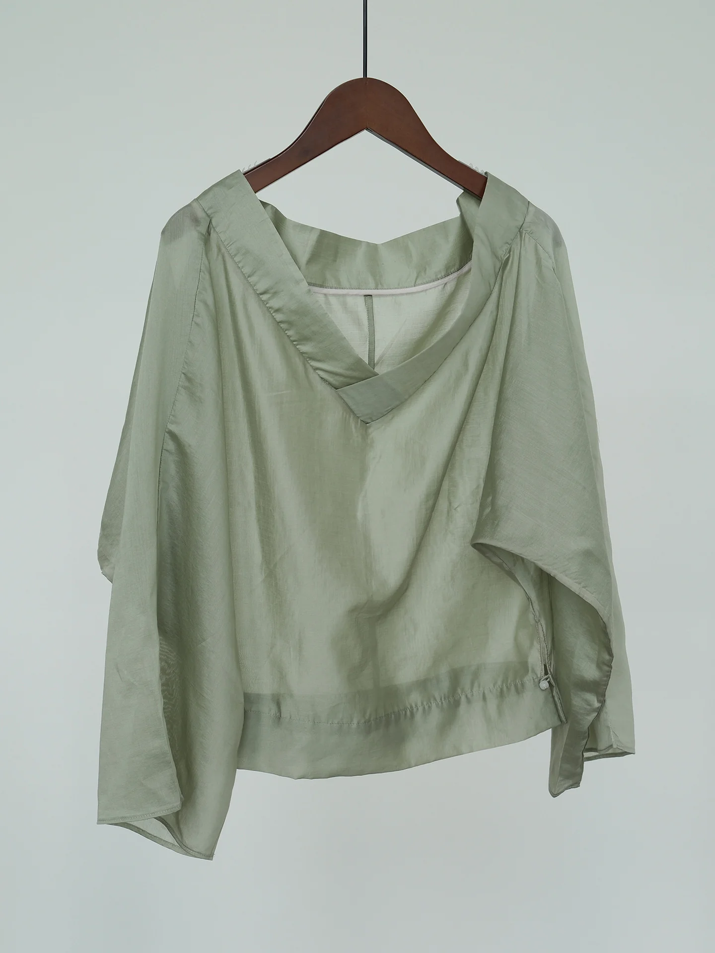 yuppie glossy Tencel V-neck shirt, oriental aesthetic light Chinese slim top S24145 - Deanwangkt