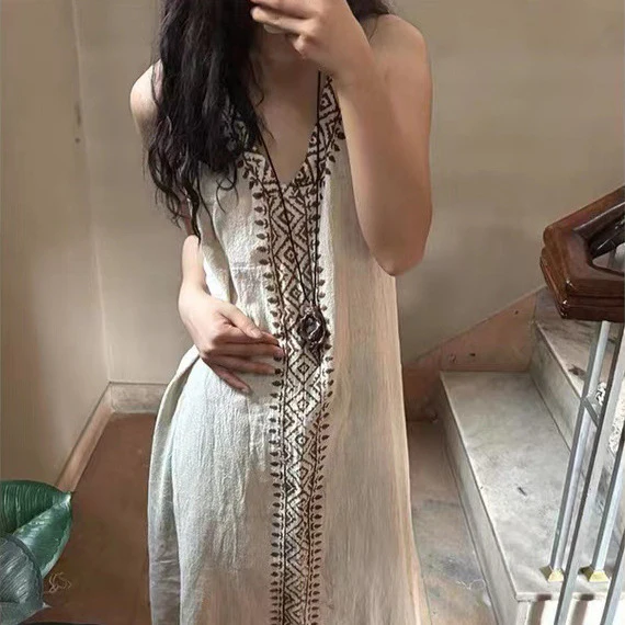 2025 Cold department, high-end sense, unique and beautiful temperament, retro beige sleeveless dress, children's popular summer model - Deanwangkt