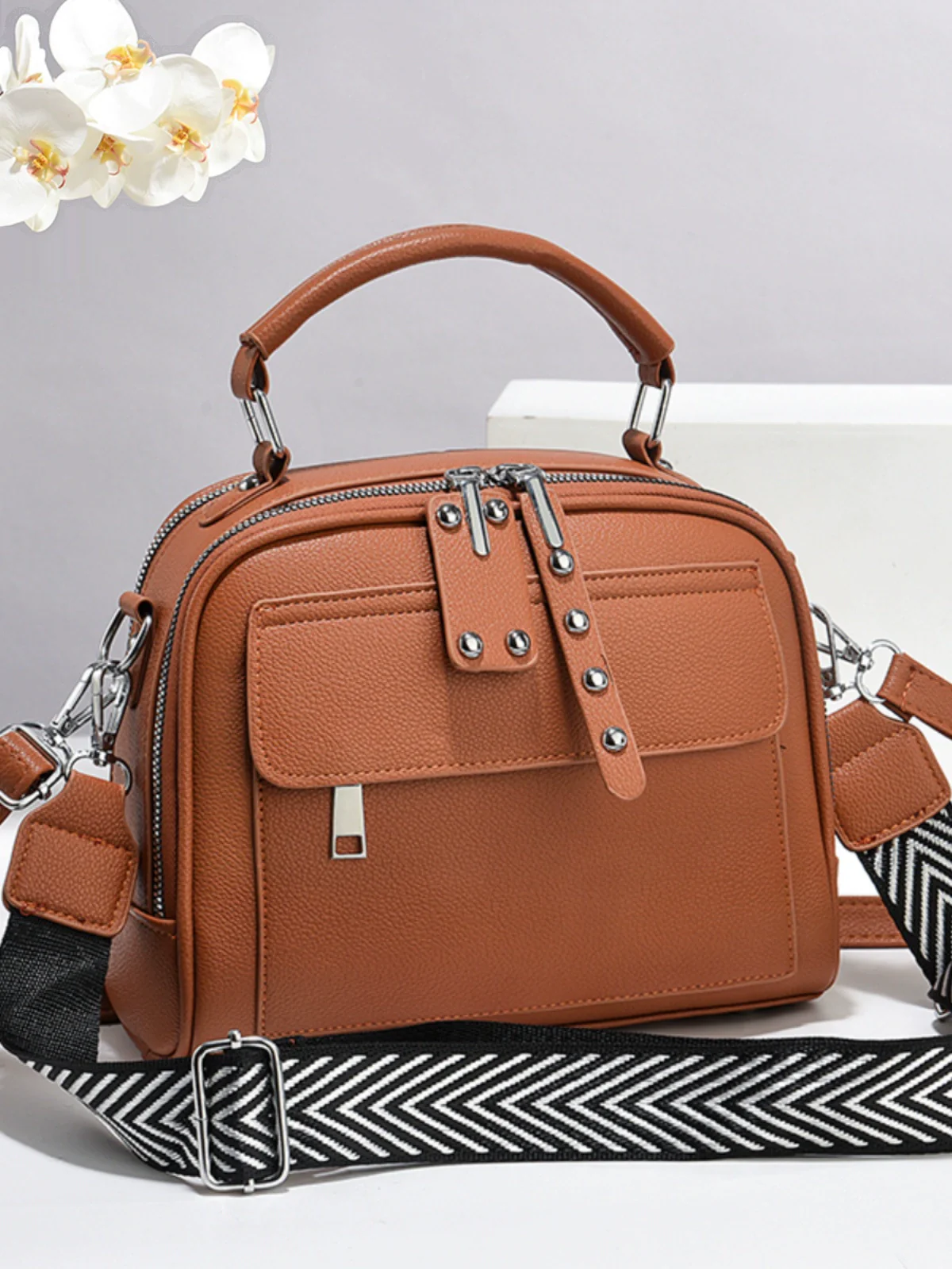 Women's bag  new fashion versatile Popular style retro simple light luxury shoulder messenger bag small square bag women - Deanwangkt