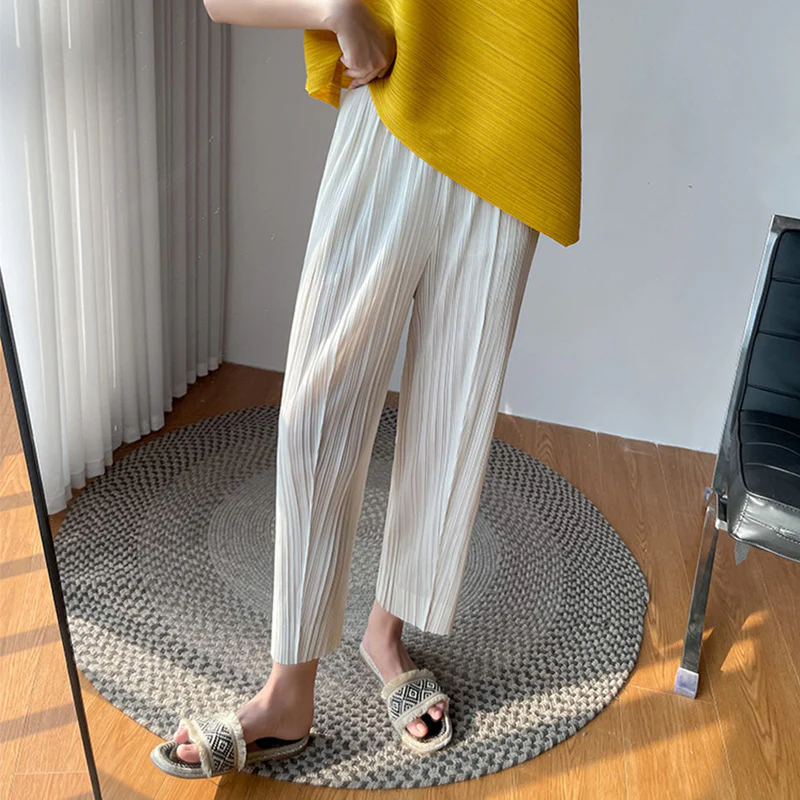 2025 Summer new Miyake pants women's high waist solid color elastic pleated nine-point pants new small foot straight casual pants - Deanwangkt