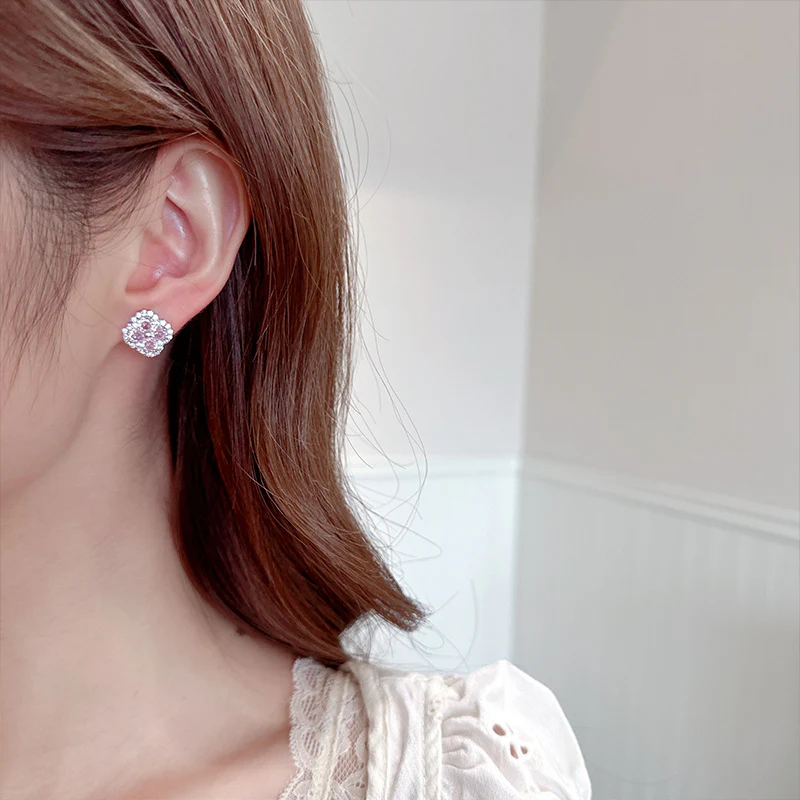 2025 Small fresh lucky grass stud earrings micro-inlaid zircon super fairy sweet earrings atmospheric simple commuting daily versatile earrings - Deanwangkt