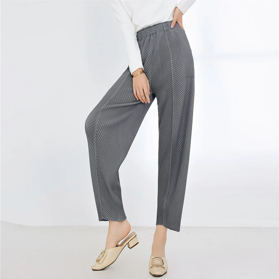 2025 Miyake counter pleated pants children's new elastic waist small foot Harlan pants high elastic versatile casual pants - Deanwangkt