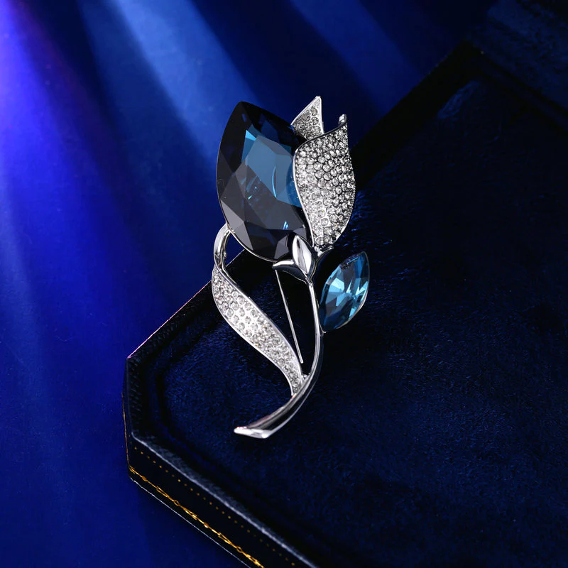 2025 High-end crystal flower brooch anti-light luxury high-end new light luxury temperament autumn and winter blazer accessories - Deanwangkt