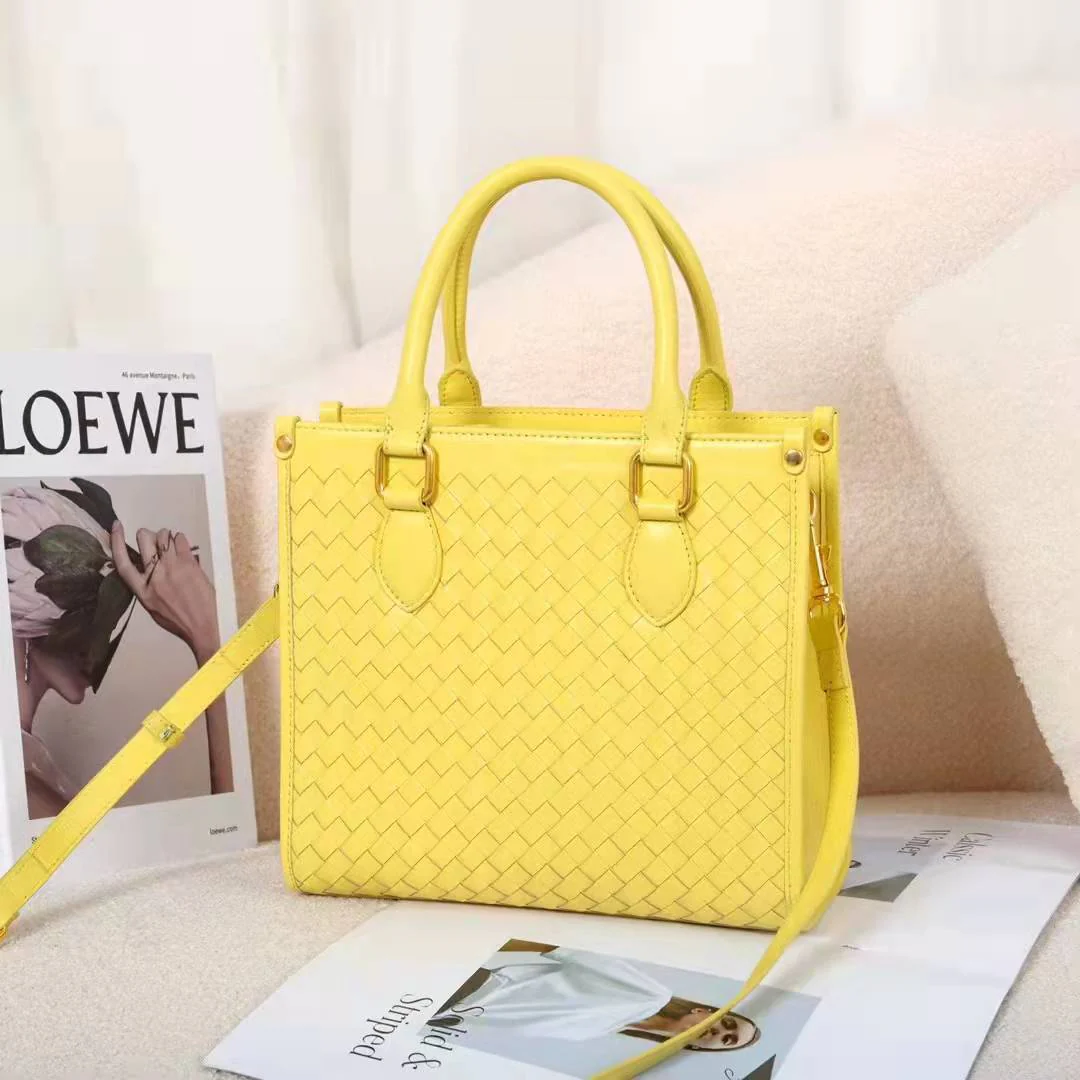 Factory Direct Sales Hand-Woven Shoulder Crossbody Women's Bag Lambskin Lunch Bag Fashion Underarm Bag Hand Holding Clutch - Deanwangkt