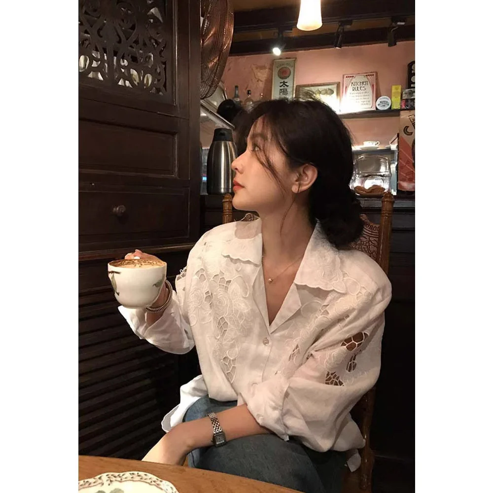 Siyuan niche design sense heavy industry hollow rose embroidered ramie shirt women's long-sleeved loose top 7763 - Deanwangkt