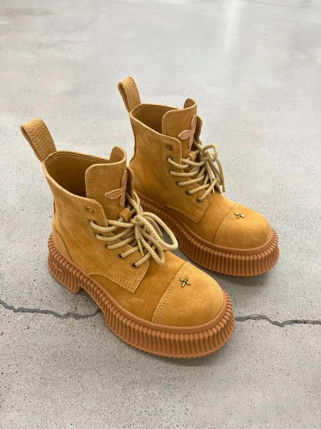 SK Black Biscuit Wilderness Wind Boots Washed Wheat Cowhide Canvas Cover Mid-Calf Martin Boots Cruciate Flower Shoes - Deanwangkt